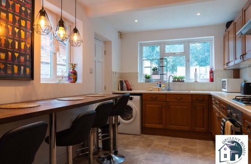 Reading House | 3 bed house - Long Term Discount - Reading Cent.