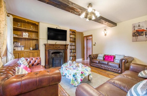 Acle House | 3 Bed in Acle oc-b41410