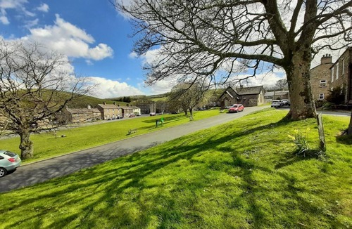 Bainbridge Apartment | 3 Bed in Bainbridge (oc-ds1026)
