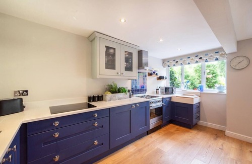Belper Cottage | 3 Bed in Belper (oc-dcbobb)