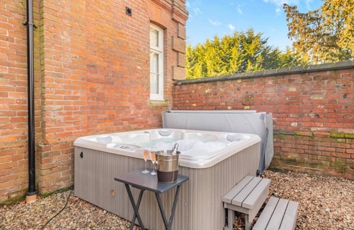 Aldborough House | 3 Bed in Bessingham (oc-b28837)