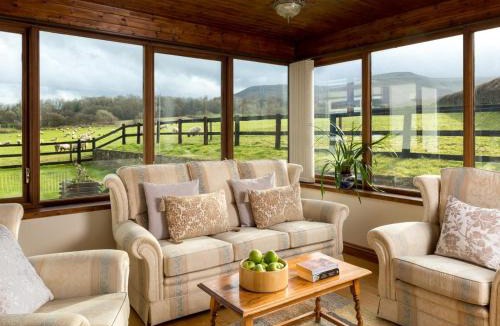 Brecon House | 3 Bed in Brecon oc-bn037
