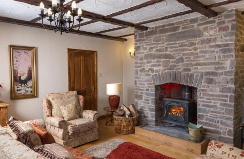 Brecon House | 3 Bed in Brecon oc-bn037