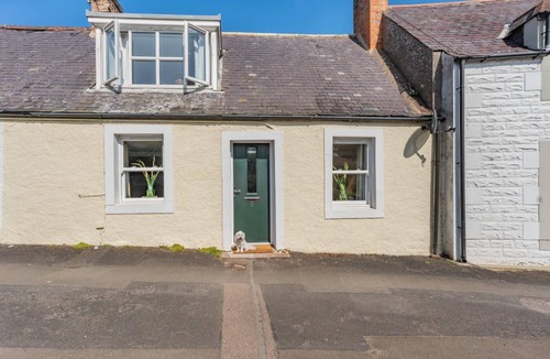 Eyemouth Cottage | 3 Bed in Coldingham (oc-b29846)
