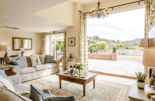 Dorchester House | 3 Bed in Dorchester oc-75244