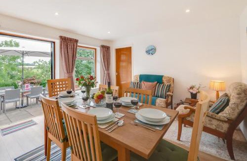 Unstone House | 3 Bed in Dronfield oc-dcelle