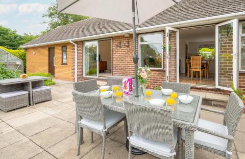 Unstone House | 3 Bed in Dronfield oc-dcelle