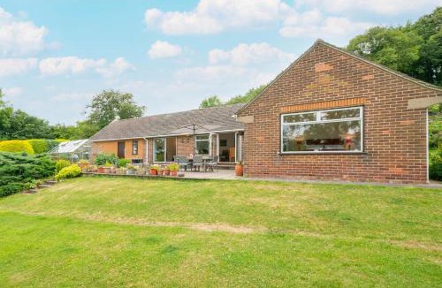 Unstone House | 3 Bed in Dronfield oc-dcelle