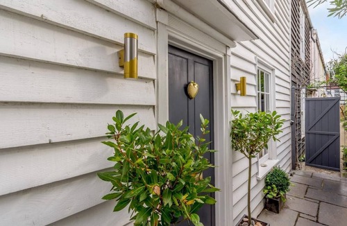Faversham Cottage | 3 Bed in Faversham (oc-78880)
