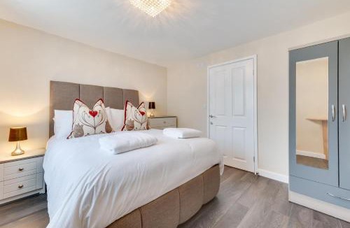Sudbury House | 3 Bed in Great Waldingfield oc-ac2