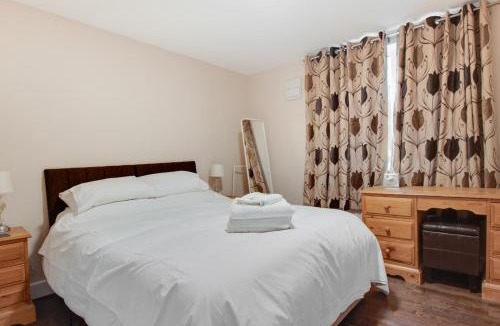 Sudbury House | 3 Bed in Great Waldingfield oc-ac2