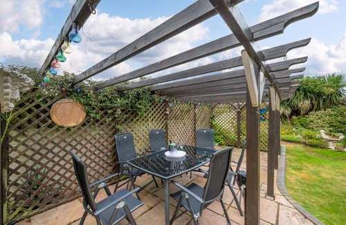New Romney Cottage | 3 Bed in Greatstone (oc-ek777)