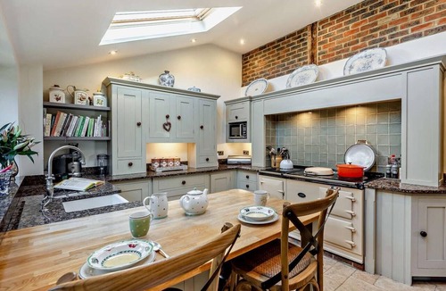 Heathfield Cottage | 3 Bed in Heathfield (oc-93718)