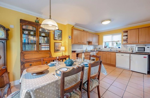 Hingham Cottage | 3 Bed in Hingham (oc-m29945)