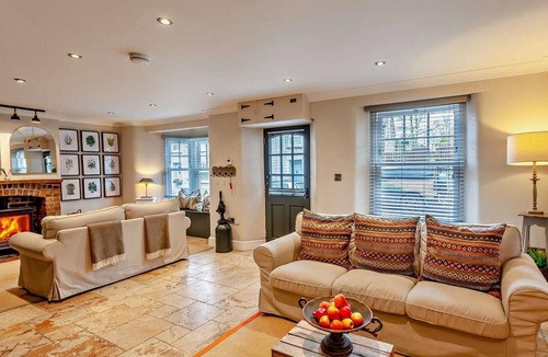 Curry Rivel Cottage | 3 Bed in Langport (oc-94302)