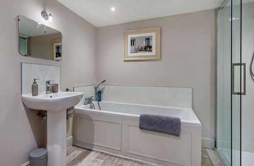 Curry Rivel Cottage | 3 Bed in Langport (oc-94302)