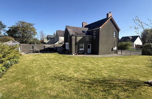 Narberth Cottage | 3 Bed in Narberth (oc-79443)