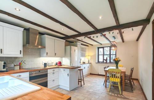 Piddlehinton House | 3 Bed in Piddlehinton oc-c40254