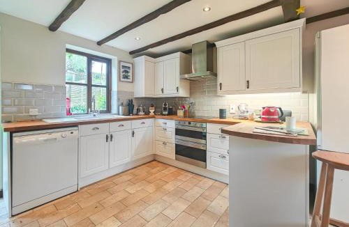 Piddlehinton House | 3 Bed in Piddlehinton oc-c40254