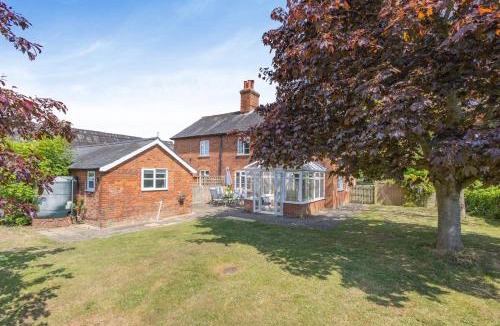 Martlesham Heath House | 3 Bed in Rushmere St. Andrew oc-1lux