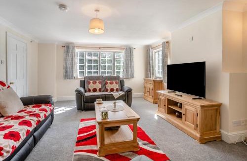 Llanfihangel Tal-y-llyn House | 3 Bed in Scethrog oc-h30013