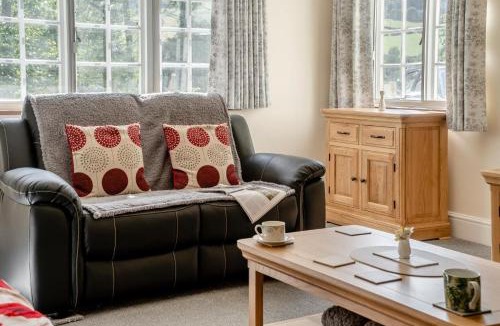 Llanfihangel Tal-y-llyn House | 3 Bed in Scethrog oc-h30013