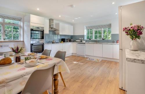 Llanfihangel Tal-y-llyn House | 3 Bed in Scethrog oc-h30013