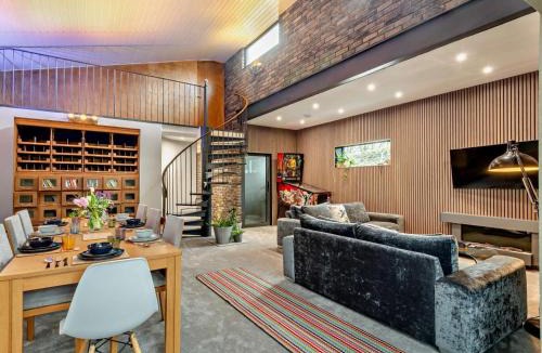 Hoylandswaine House | 3 Bed in Sheffield oc-94342