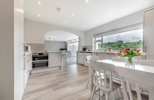 Wiseman's Bridge House | 3 Bed in Stepaside (oc-h32040)