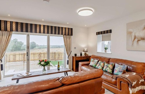 Wakefield House | 3 Bed in Wakefield oc-93234