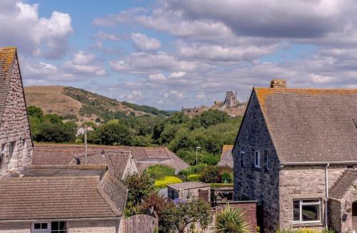 Corfe Castle House | 3 Bed in Wareham oc-78831