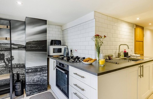 High Peak Cottage | 3 Bed in Whaley Bridge (oc-h31967)
