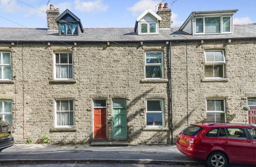 High Peak Cottage | 3 Bed in Whaley Bridge (oc-h31967)