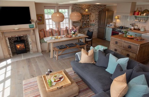 Tenterden Cottage | 3 Bed in Wittersham (oc-m27683)