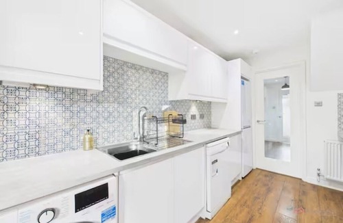 Reading House | 3-Bed Semi-Detached, Perfect for Work & Family