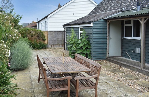 Middleton-on-Sea Cottage | 3 bedroom accommodation in Elmer, near Middleton on Sea