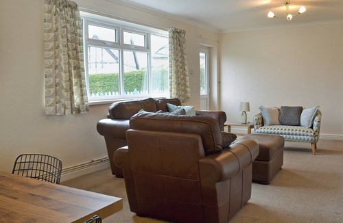 Sutton-on-Sea Cottage | 3 bedroom accommodation in Sutton-on-Sea, near Skegness