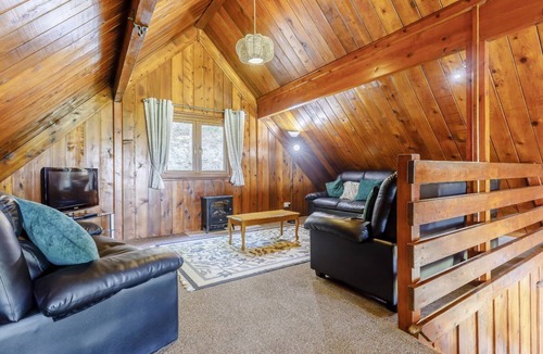 Garthmyl Cabin | 3 bedroom accommodation in Garthmyl, Montgomery
