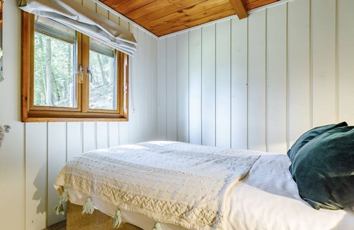 Garthmyl Cabin | 3 bedroom accommodation in Garthmyl, Montgomery