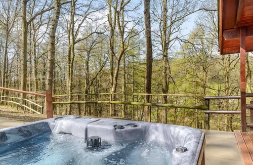 Garthmyl Cabin | 3 bedroom accommodation in Garthmyl, Montgomery