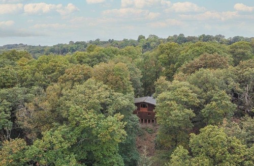 Garthmyl Cabin | 3 bedroom accommodation in Garthmyl, Montgomery