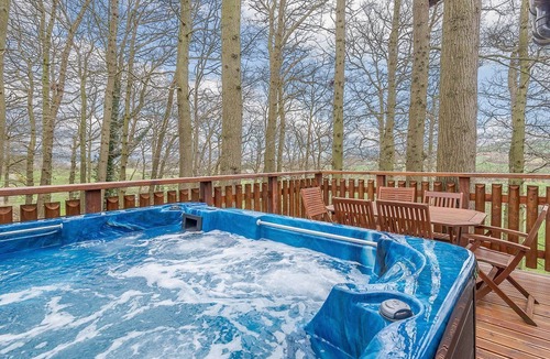 Garthmyl Cabin | 3 bedroom accommodation in Garthmyl, Montgomery