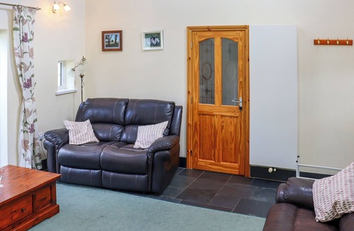 Llanybydder Cottage | 3 bedroom accommodation in Llandello