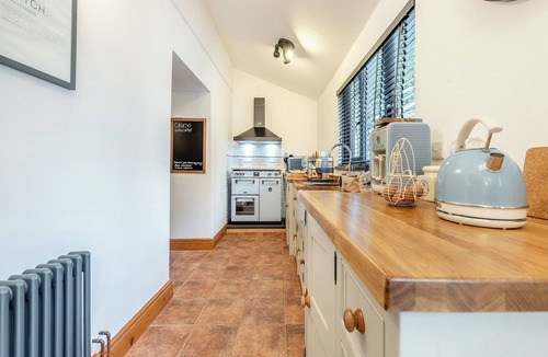 Llanfihangel-Ystrad Cottage | 3 bedroom accommodation in Cribyn, near Lampeter