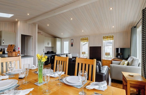 Willington Cottage | 3 bedroom accommodation in Mercia Marina, Willington