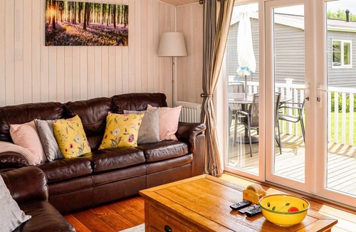 Willington Cottage | 3 bedroom accommodation in Mercia Marina, Willington