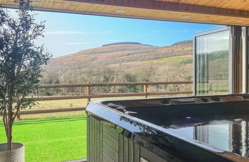 Crynant Cottage | 3 bedroom accommodation in Crynant, near Neath