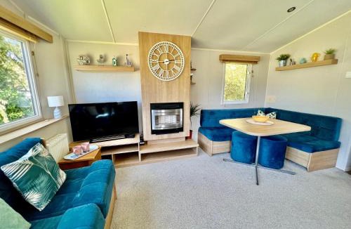 Newquay Resort | 3 Bedroom Caravan with Decking at Newquay Bay Resort