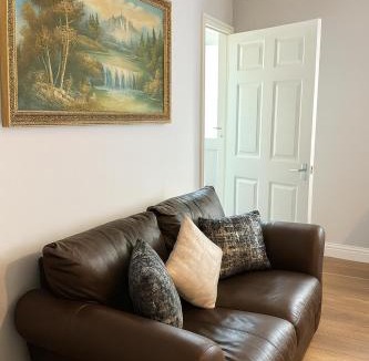 Peterlee House | 3-BR Beachside Escape -Perfect for Families & Groups -Spacious & Cozy