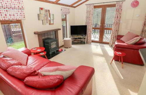 Cenarth House | 3 Riverside Lodge